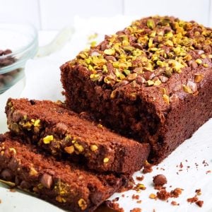 Double Chocolate Pistachio Bread, low fat and healthy chocolate bread topped with chocolate chips and pistachios. The perfect healthy dessert. #healthydessert #healthychocolaterecipes #chocolatebread #chocolatebreadrecipe