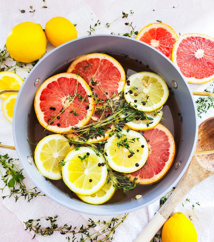 Making a spring simmer pot that smells like William Sonoma, with grapefruit, lemons, and thyme
beautifuleatsandthings.com