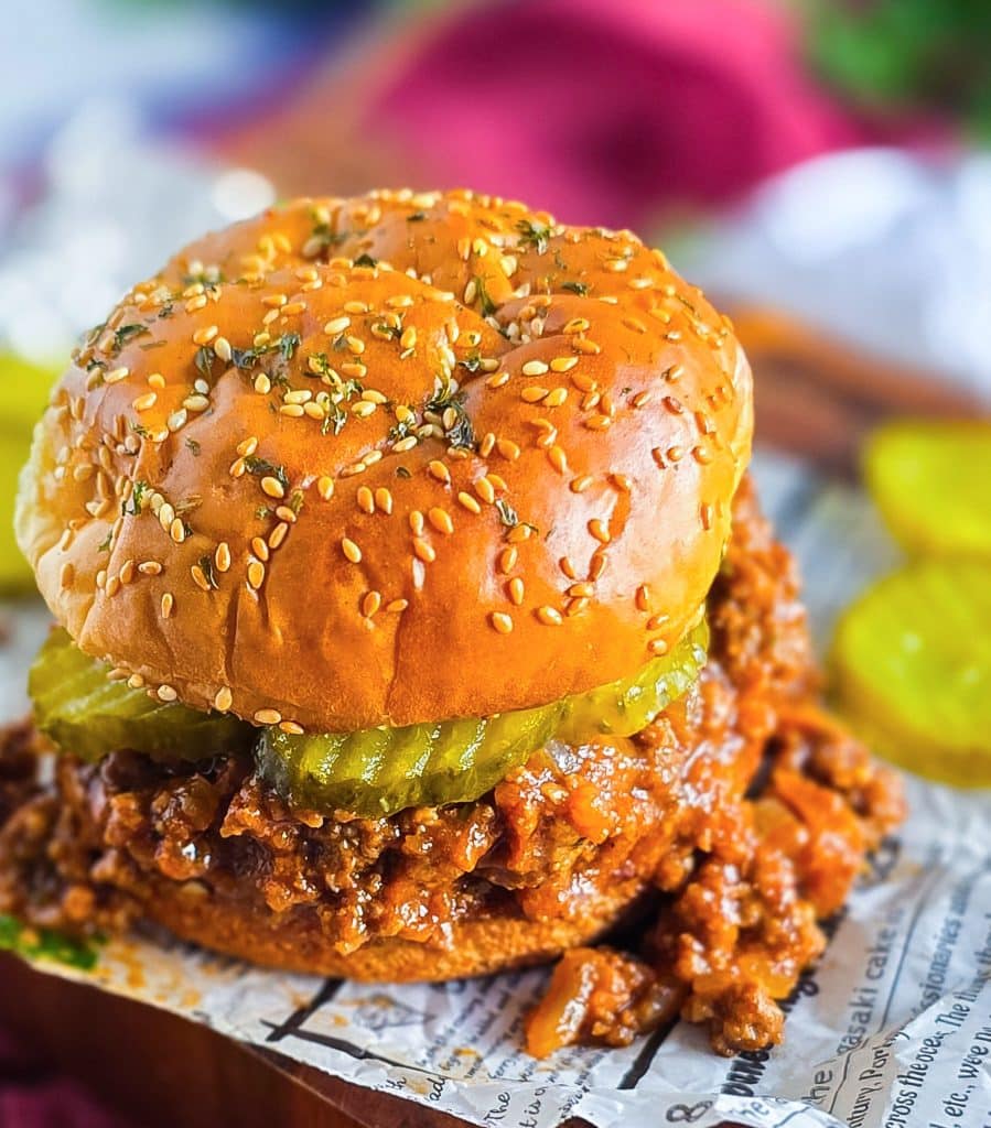 The best ever sloppy joe recipe that’s cheap and budget-friendly, perfect for busy families and kid-friendly, served on a toasted hamburger bun with pickles.
Beautifuleatsandthings.com