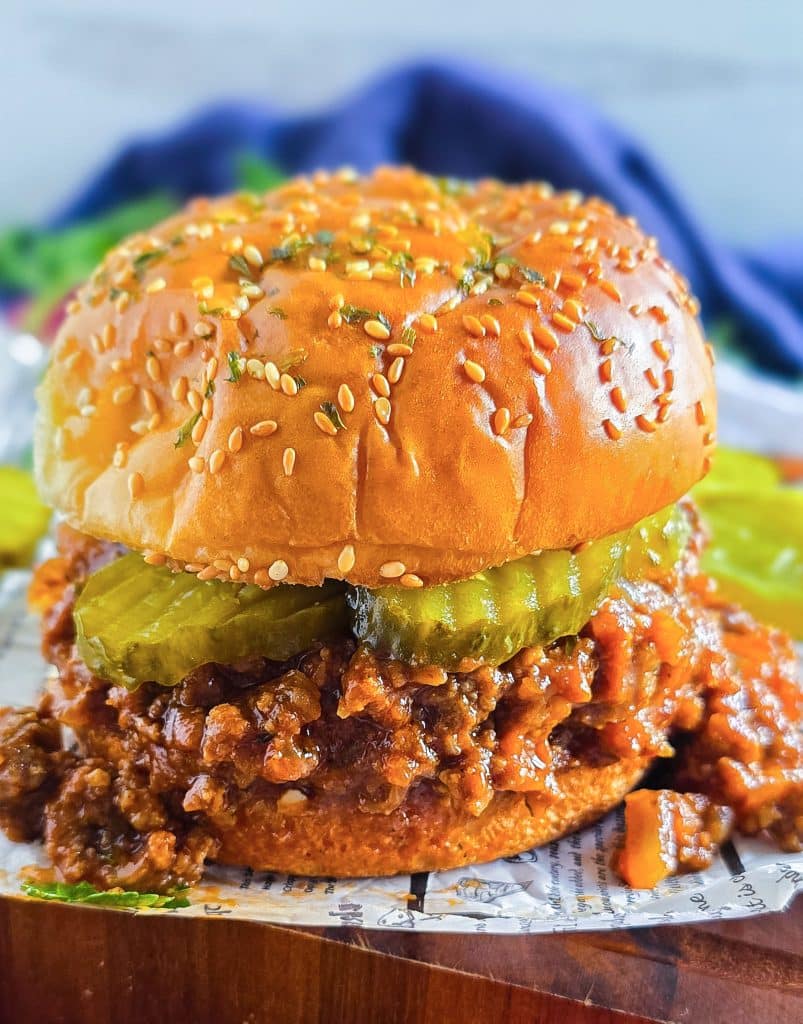The best ever sloppy joe recipe that’s cheap and budget-friendly, perfect for busy families and kid-friendly, served on a toasted hamburger bun with pickles.
Beautifuleatsandthings.com