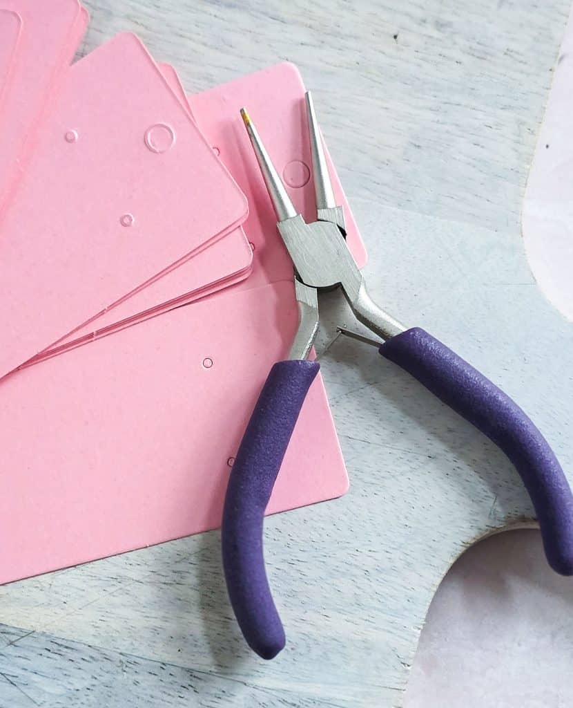 Step-by-Step Instructions to make your Own DIY Earrings, perfect for holiday gifts, teacher gifts
beautifuleatsandthings.com