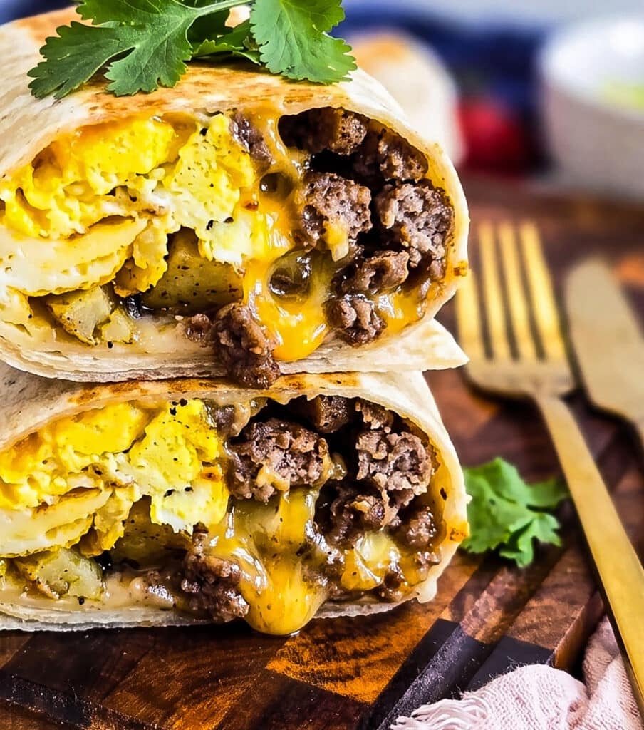 Turkey sausage breakfast burritos with eggs, roasted potatoes, ground turkey and cheese
beautifuleatsandthings.com