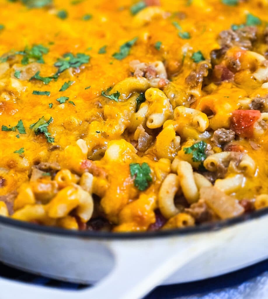 Creamy Chili Mac Recipe made in one-pot, one-skillet, with cream and cheese. It's budget-friendly, cheap, and healthy
beautifuleatsandthings.com
