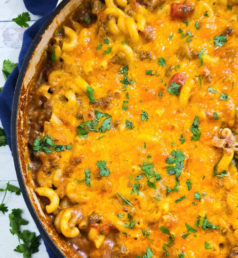 Creamy Chili Mac Recipe made in one-pot, one-skillet, with cream and cheese. It's budget-friendly, cheap, and healthy
beautifuleatsandthings.com